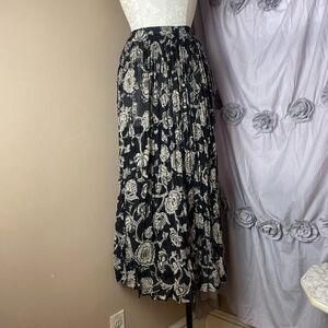 kaveri vintage black and gray floral midi button up skirt 30in waist
